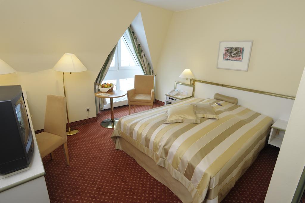 Panoramahotel Waldenburg Waldenburg (Baden-Wurttemberg) Bagian luar foto